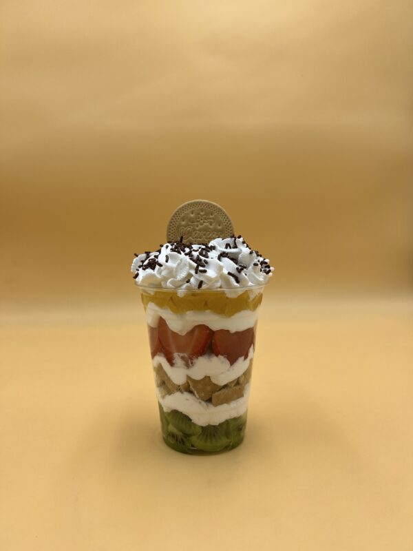 Strawberries with cream - Image 4